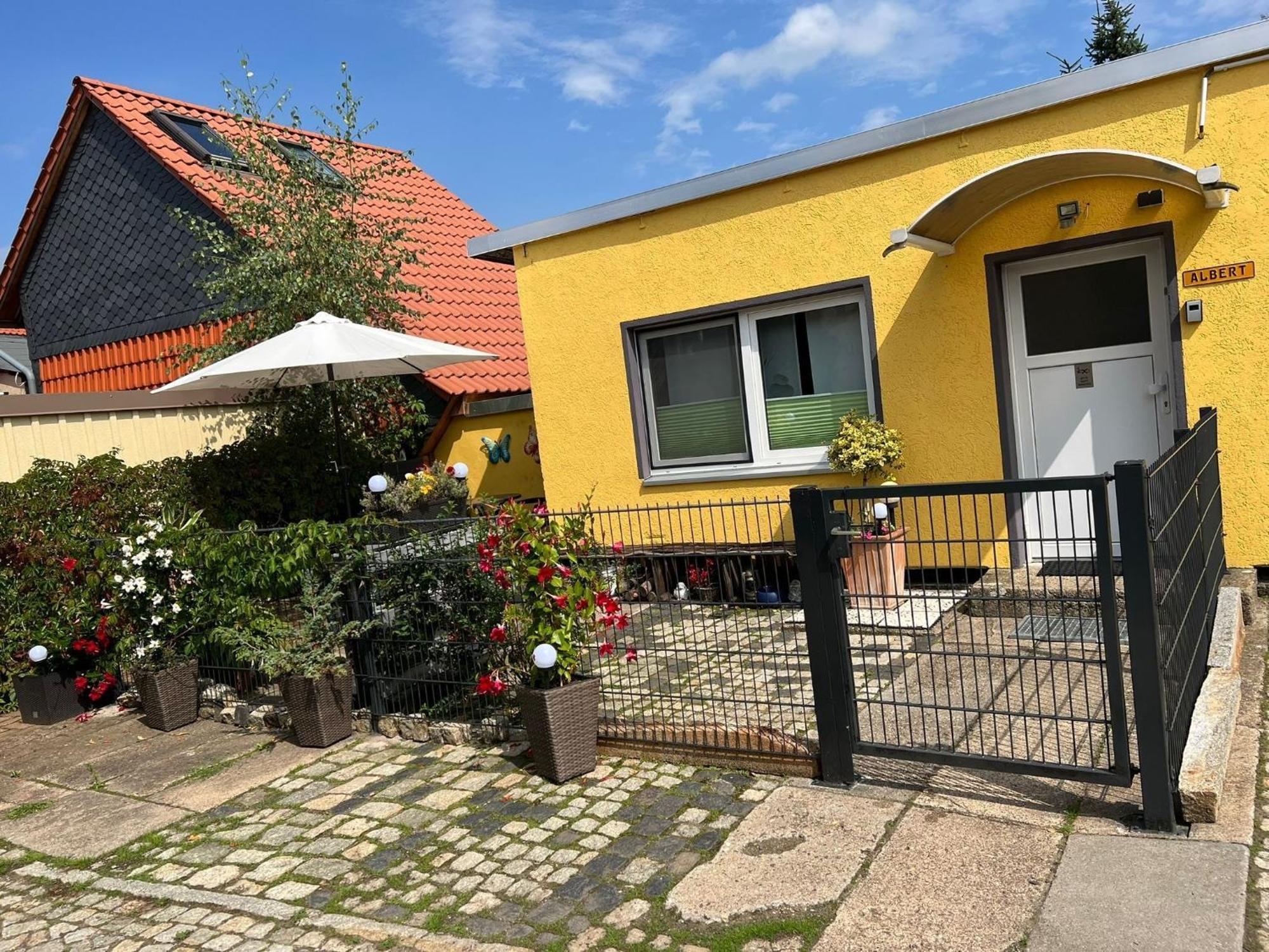 Modern Bungalow In Wernigerode With Terrace Βίλα Εξωτερικό φωτογραφία